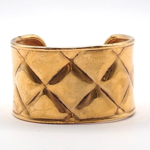 CHANEL CC Logo Matelasse Bangle Bracelet GHW France Accessory 87RL801